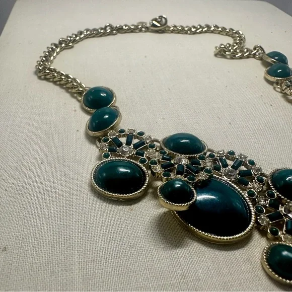 Banana Republic Emerald Cabochon and Crystal Statement Fashion Necklace - Picture 5 of 7